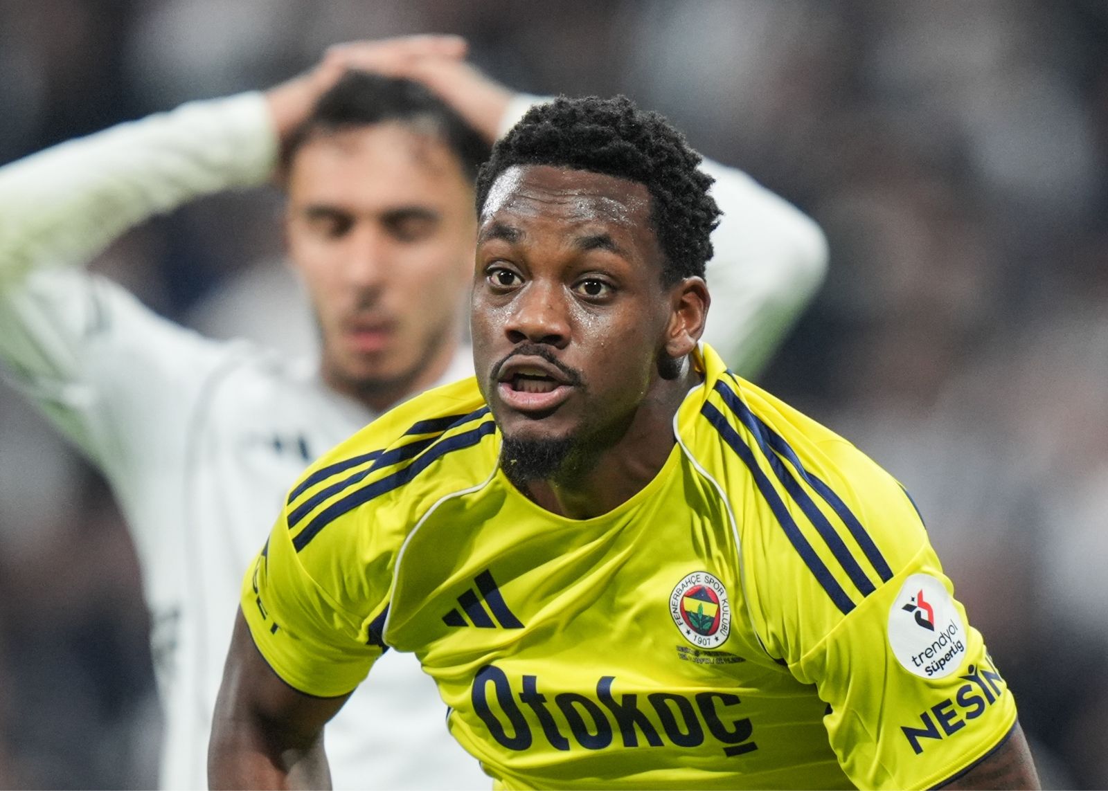 터키 언론: 듀란은 필젠과 경기할 만큼 건강하지만 테데스코는 그가 선발 출전할 위험을 감수할 생각이 없다