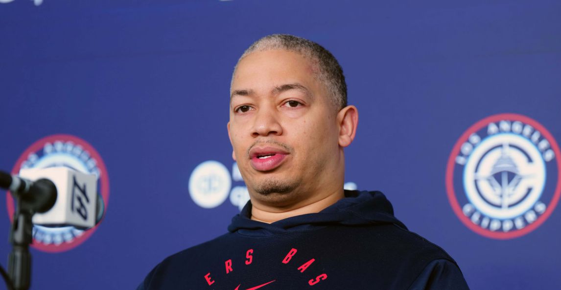 잘생길 걱정은 없나요? Tyronn Lue는 상사와 사장으로부터 전폭적인 지지를 받고 있다고 밝혔습니다.