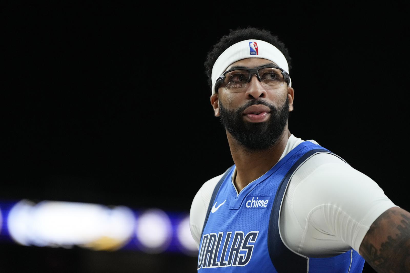ESPN: 두꺼운 눈썹이 게임에 복귀할지 여부를 결정하는 것은 이제 매버릭스 구단주에게 달려 있습니다. 전자는 반환을 요청했습니다.