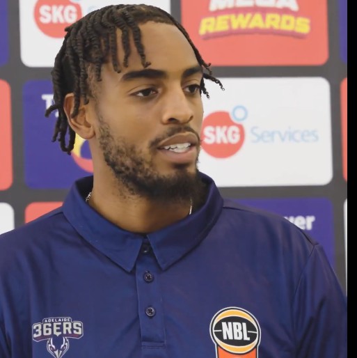 36ers 관계자: Brown은 Taipan Snake 게임에서 Grist를 대체할 것이며 Humphries는 게임 전에 결정했습니다.